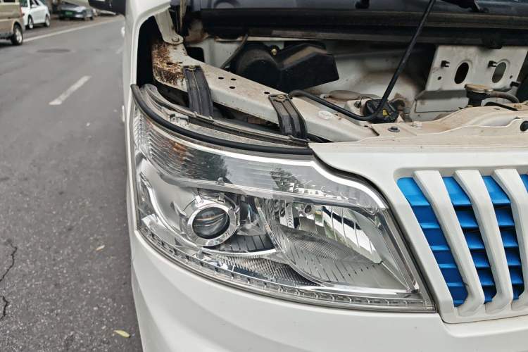 Used CHANGAN KAICHENG Ruixing EM60 2022 Pure Electric Van 4498 mm Long Flat Roof with Rear-Hinged Doors 2 Seats 60 kW 41.86 kWh Right Front Headlight
