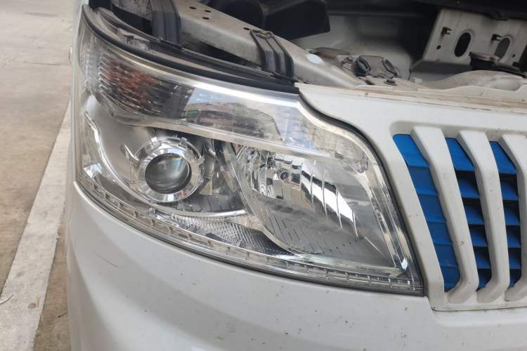 Used CHANGAN KAICHENG Ruixing EM60 2022 Pure Electric Van 4498 mm Long Flat Roof with Rear-Hinged Doors 2 Seats 60 kW 41.86 kWh Right Front Headlight