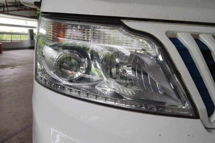 Used CHANGAN KAICHENG Ruixing EM60 2022 Pure Electric Van 4498 mm Long Flat Roof with Rear-Hinged Doors 2 Seats 60 kW 41.86 kWh Right Front Headlight