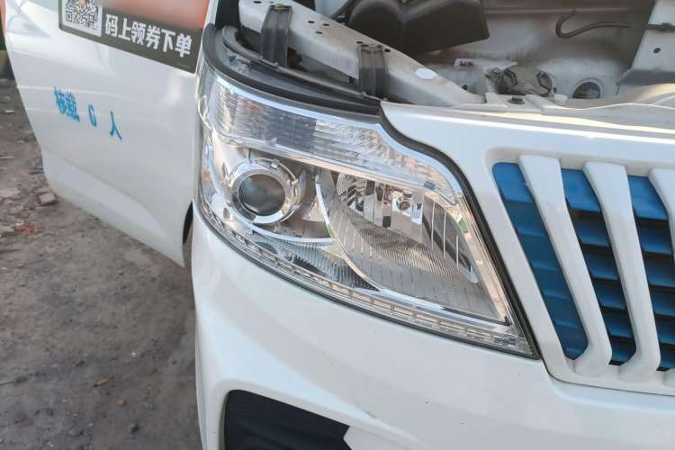 Used CHANGAN KAICHENG Ruixing EM60 2023 Pure Electric Bus 4525 mm Long Flat Roof with Rear-Hinged Doors 6 Seats 60 kW 41.86 kWh Right Front Headlight