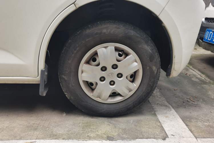 Used CHANGAN KAICHENG Ruixing EM60 2022 Pure Electric Van 4498 mm Long Flat Roof with Rear-Hinged Doors 2 Seats 60 kW 41.86 kWh Right Front Wheel Hub