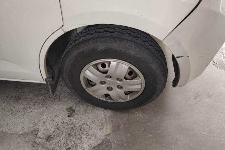 Used CHANGAN KAICHENG Ruixing EM60 2022 Pure Electric Van 4498 mm Long Flat Roof with Rear-Hinged Doors 2 Seats 60 kW 41.86 kWh Right Front Wheel Hub