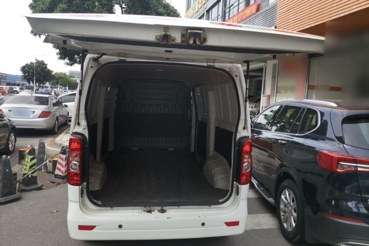 Used CHANGAN KAICHENG Ruixing EM60 2022 All-Electric Van 4498 mm Long Flat Roof with Rear-Hinged Doors 2 Seats 70 kW 41.86 kWh Trunk