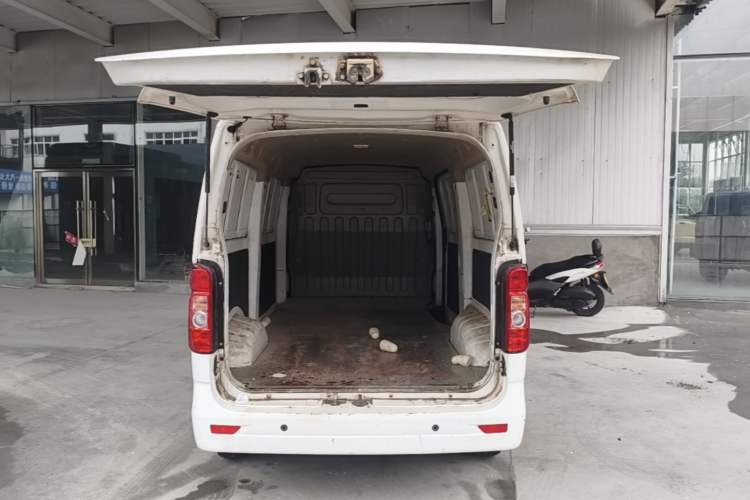 Used CHANGAN KAICHENG Ruixing EM60 2022 Pure Electric Van 4498 mm Long Flat Roof with Rear-Hinged Doors 2 Seats 60 kW 41.86 kWh Trunk
