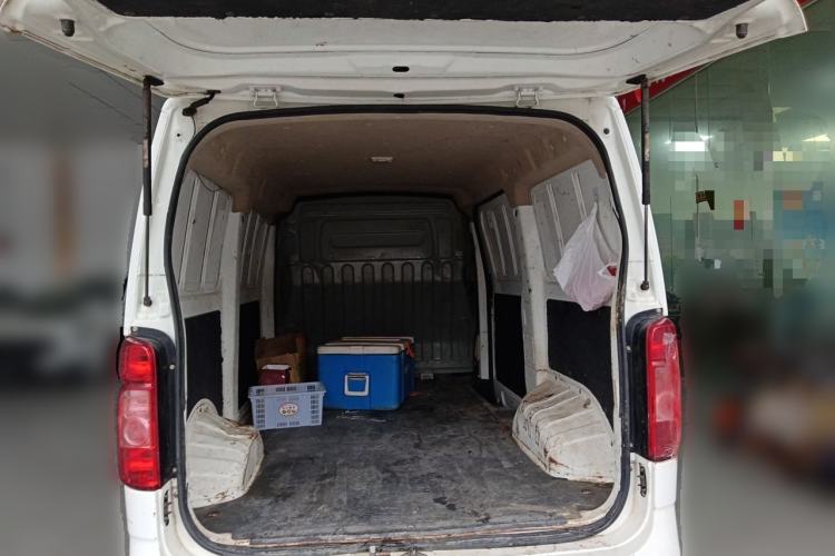 Used CHANGAN KAICHENG Ruixing EM60 2022 Pure Electric Van 4498 mm Long Flat Roof with Rear-Hinged Doors 2 Seats 60 kW 41.86 kWh Trunk