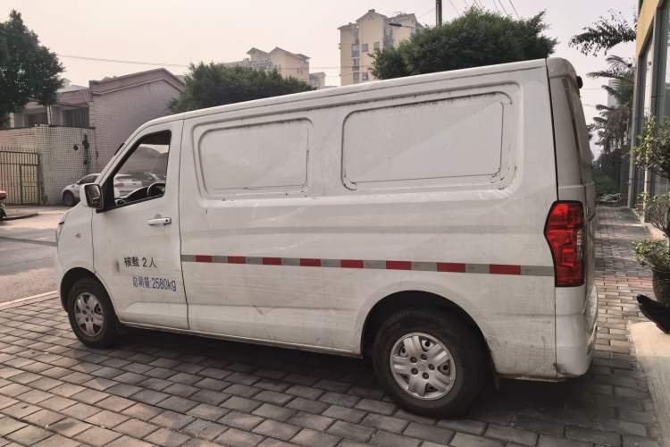 Used CHANGAN KAICHENG Ruixing EM60 2023 Pure Electric Van 4525 mm Long Flat Roof with Back-Hinged Doors 2 Seats 60 kW 38.7 kWh Left Side