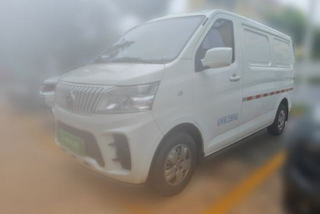 Used CHANGAN KAICHENG Ruixing EM60 2023 All-Electric Van 4525 mm Long Flat Roof with Side Doors 2 Seats 60 kW 38.7 kWh