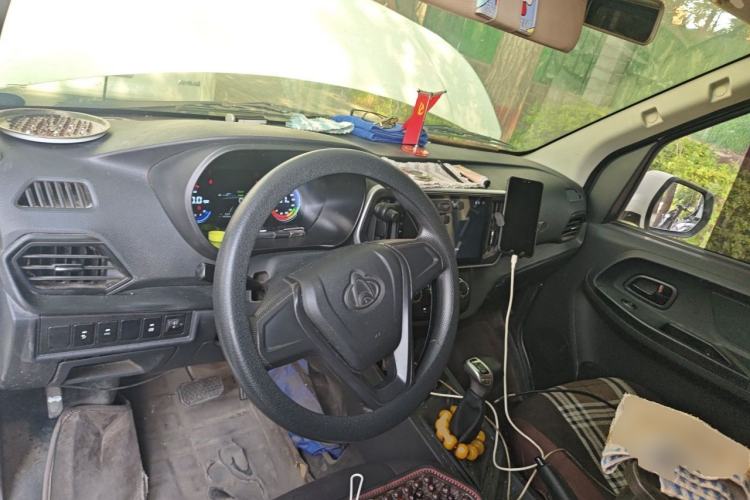 Used CHANGAN KAICHENG Ruixing EM60 2023 EM60 II 6-Seat Comfort Edition with Side-Hinged Doors Center Console