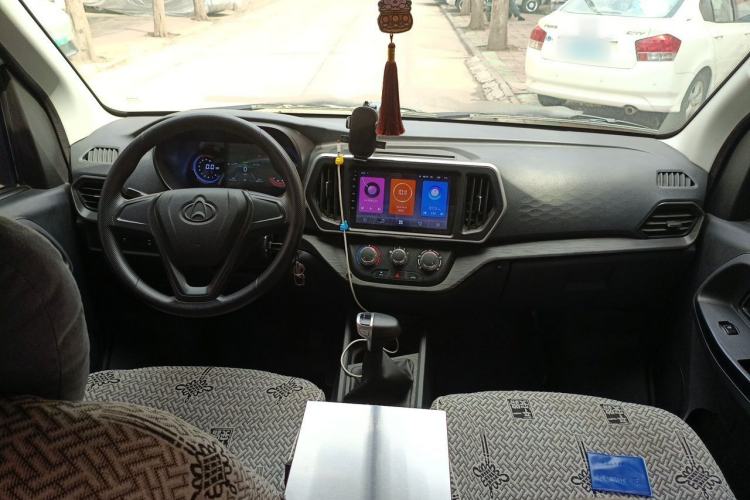 Used CHANGAN KAICHENG Ruixing EM60 2023 EM60 II 6-Seat Comfort Edition with Side-Hinged Doors Center Console
