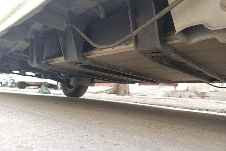 Used CHANGAN KAICHENG Ruixing EM60 2023 EM60 II 6-Seat Comfort Edition with Side-Hinged Doors Chassis Rear Left
