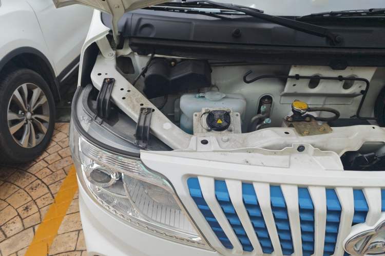 Used CHANGAN KAICHENG Ruixing EM60 2023 All-Electric Van 4525 mm Long Flat Roof with Side Doors 2 Seats 60 kW 38.7 kWh Engine Bay Right