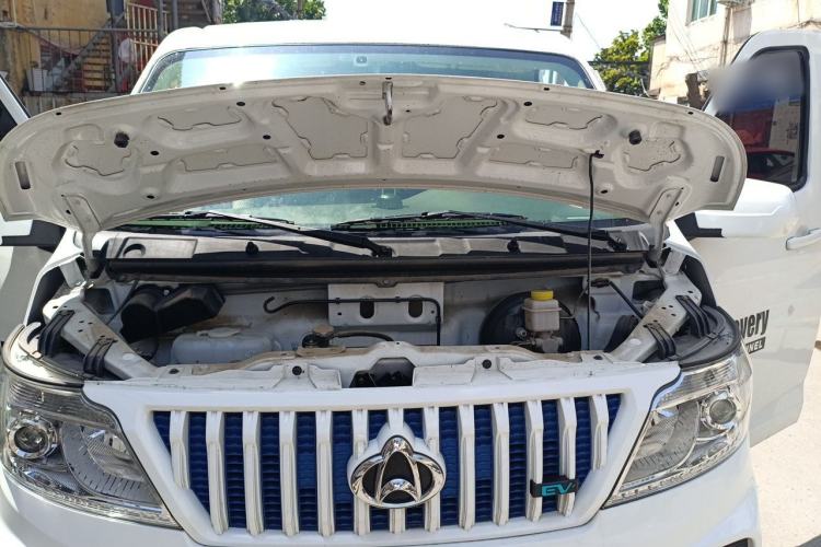 Used CHANGAN KAICHENG Ruixing EM60 2023 EM60 II 6-Seat Comfort Edition with Side-Hinged Doors Engine Bay