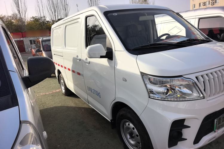 Used CHANGAN KAICHENG Ruixing EM60 2023 All-Electric Van 4525 mm Long Flat Roof with Side Doors 2 Seats 60 kW 38.7 kWh Exterior 2