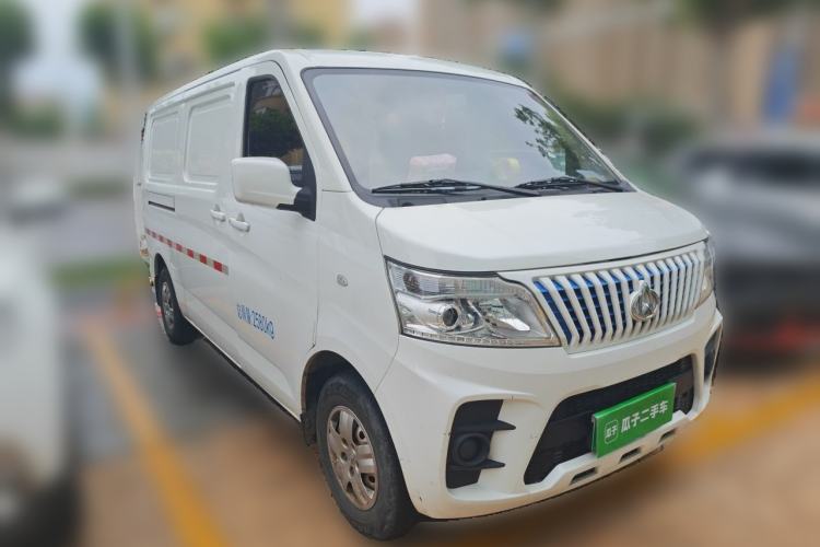 Used CHANGAN KAICHENG Ruixing EM60 2023 All-Electric Van 4525 mm Long Flat Roof with Side Doors 2 Seats 60 kW 38.7 kWh Front Right 45 Deg