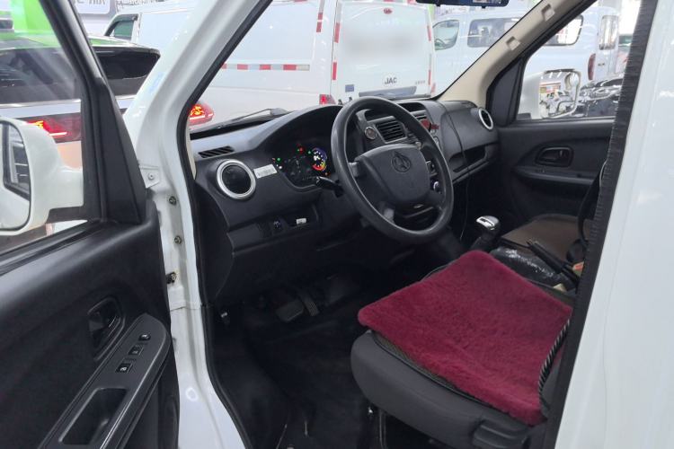 Used CHANGAN KAICHENG Ruixing EM60 2023 All-Electric Coach 4525 mm Long Flat Roof with Rear-Hinged Doors 6 Seats 60 kW 38.7 kWh Left Front Seat