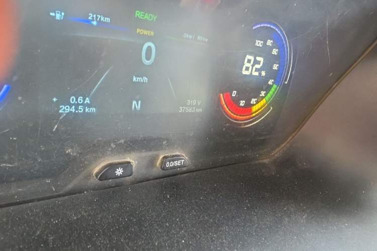 Used CHANGAN KAICHENG Ruixing EM60 2023 All-Electric Van 4525 mm Long Flat Roof with Side Doors 2 Seats 60 kW 38.7 kWh Odometer Close Up