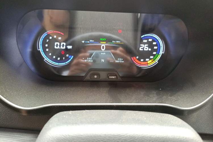 Used CHANGAN KAICHENG Ruixing EM60 2023 EM60 II 6-Seat Comfort Edition with Side-Hinged Doors Odometer Close Up