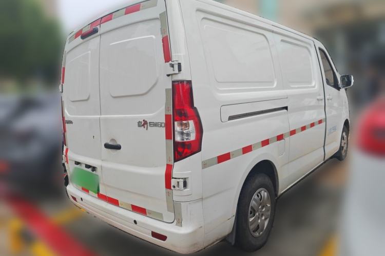 Used CHANGAN KAICHENG Ruixing EM60 2023 All-Electric Van 4525 mm Long Flat Roof with Side Doors 2 Seats 60 kW 38.7 kWh Rear Right 45 Deg