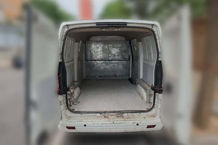 Used CHANGAN KAICHENG Ruixing EM60 2023 All-Electric Van 4525 mm Long Flat Roof with Side Doors 2 Seats 60 kW 38.7 kWh Trunk