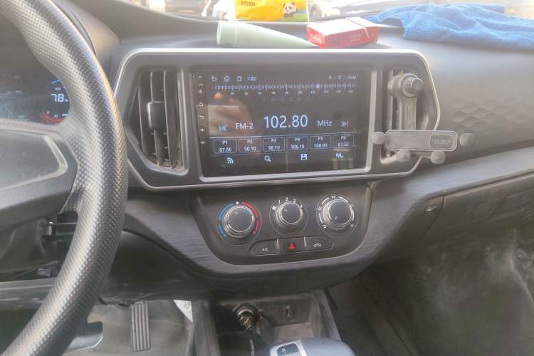 Used CHANGAN KAICHENG Ruixing EM60 2024 Comfort Model 6 Seats 41.86 kWh Side-Hinged Doors Audio And AC Panel