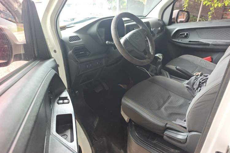 Used CHANGAN KAICHENG Ruixing EM60 2024 300 km Range Comfort-Style Dual-Side Design 2 Seats 41.86 kWh Driver Seat