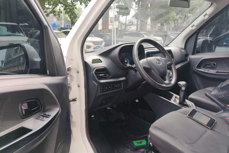 Used CHANGAN KAICHENG Ruixing EM60 2024 Comfort Model 6 Seats 41.86 kWh Side-Hinged Doors Driver Seat