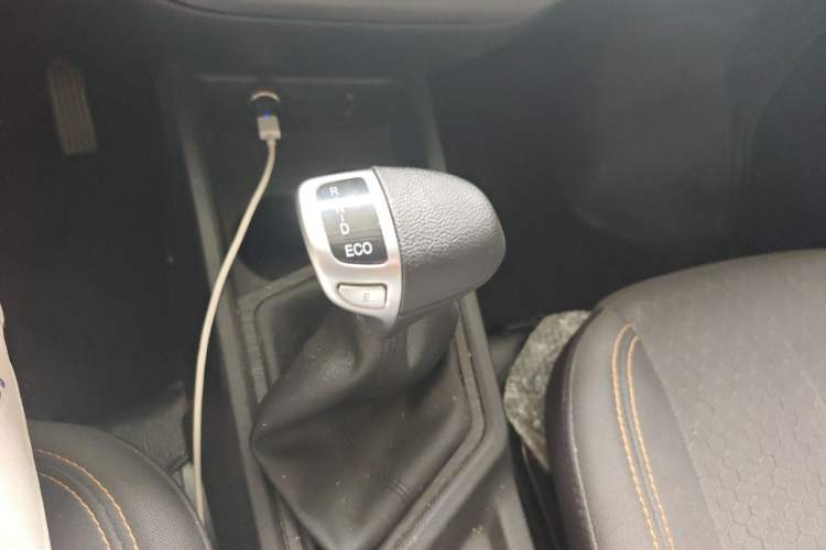 Used CHANGAN KAICHENG Ruixing EM60 2024 300 km Range Comfort-Style Dual-Side Design 2 Seats 41.86 kWh Gear Lever
