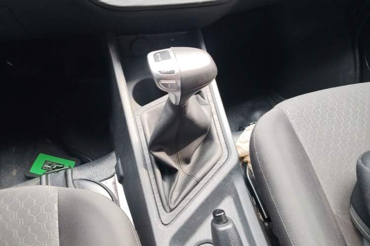 Used CHANGAN KAICHENG Ruixing EM60 2024 Comfort Model 6 Seats 41.86 kWh Side-Hinged Doors Gear Lever