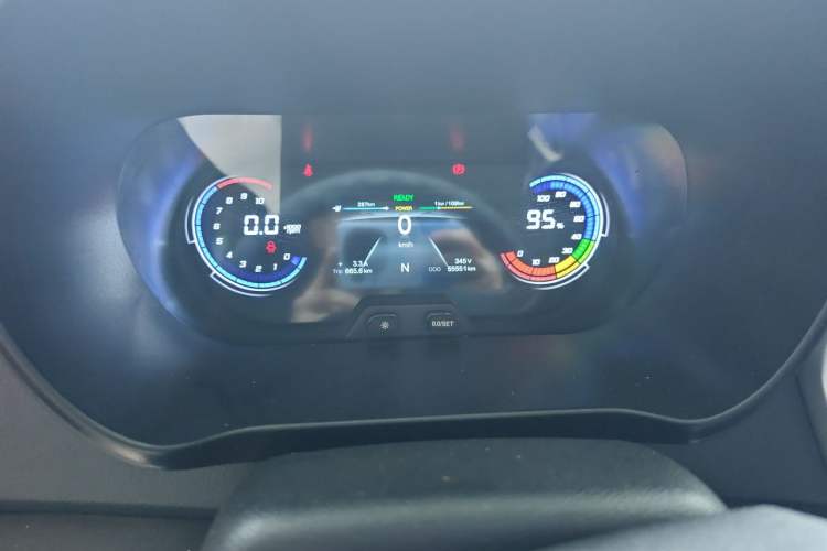 Used CHANGAN KAICHENG Ruixing EM60 2024 300 km Range Comfort-Style Dual-Side Design 2 Seats 41.86 kWh Instrument Cluster