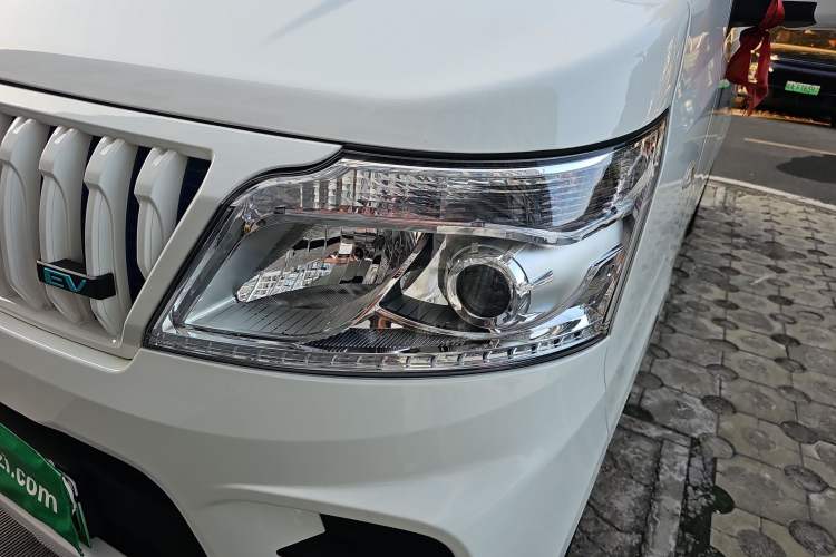 Used CHANGAN KAICHENG Ruixing EM60 2024 Comfort Model 6 Seats 41.86 kWh Side-Hinged Doors Left Front Headlight