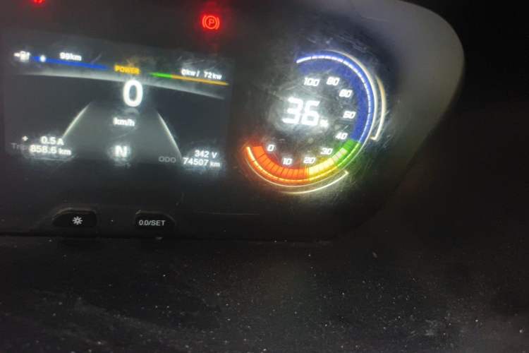 Used CHANGAN KAICHENG Ruixing EM60 2024 Comfort Model 6 Seats 41.86 kWh Side-Hinged Doors Odometer Close Up