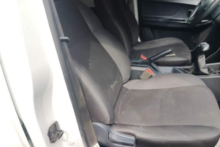 Used CHANGAN KAICHENG Ruixing EM60 2024 Comfort Model 6 Seats 41.86 kWh Side-Hinged Doors Right Front Seat