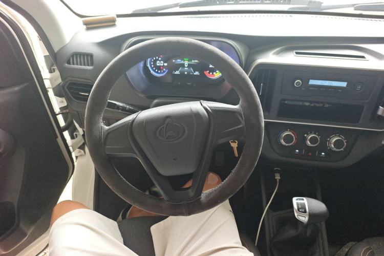 Used CHANGAN KAICHENG Ruixing EM60 2024 300 km Range Comfort-Style Dual-Side Design 2 Seats 41.86 kWh Steering Wheel