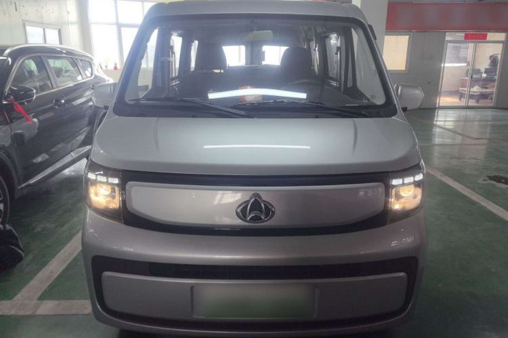 Used CHANGAN KAICHENG Ruixing EM60 2025 Passenger Version Comfort Edition 6 Seats 300 km Range Side-Hinged Doors Exterior 1