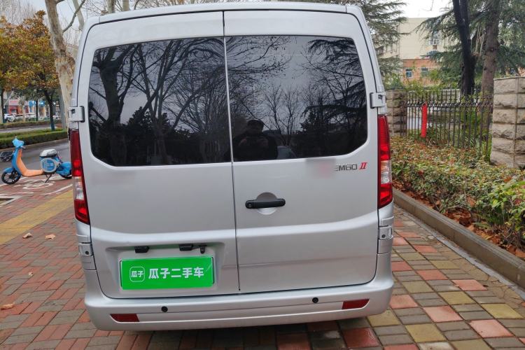 Used CHANGAN KAICHENG Ruixing EM60 2025 Passenger Version Comfort Edition 6 Seats 300 km Range Side-Hinged Doors Exterior 4