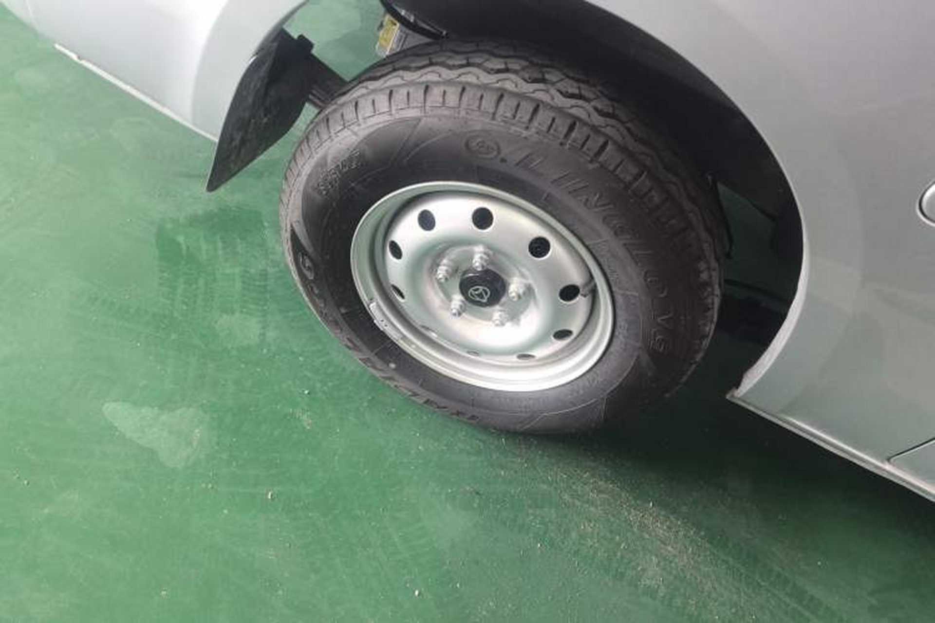 Used CHANGAN KAICHENG Ruixing EM60 2025 Passenger Version Comfort Edition 6 Seats 300 km Range Side-Hinged Doors Exterior 8