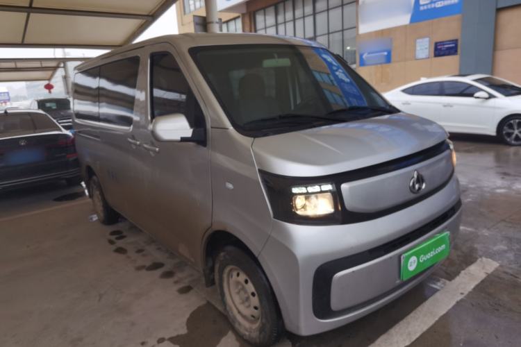 Used CHANGAN KAICHENG Ruixing EM60 2025 Passenger Version Comfort Model 6 Seats 300 km Liftback Door Front Right 45 Deg