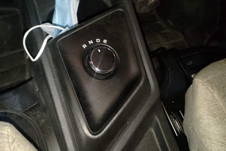Used CHANGAN KAICHENG Ruixing EM60 2025 Passenger Version Comfort Edition 6 Seats 300 km Range Side-Hinged Doors Gear Lever