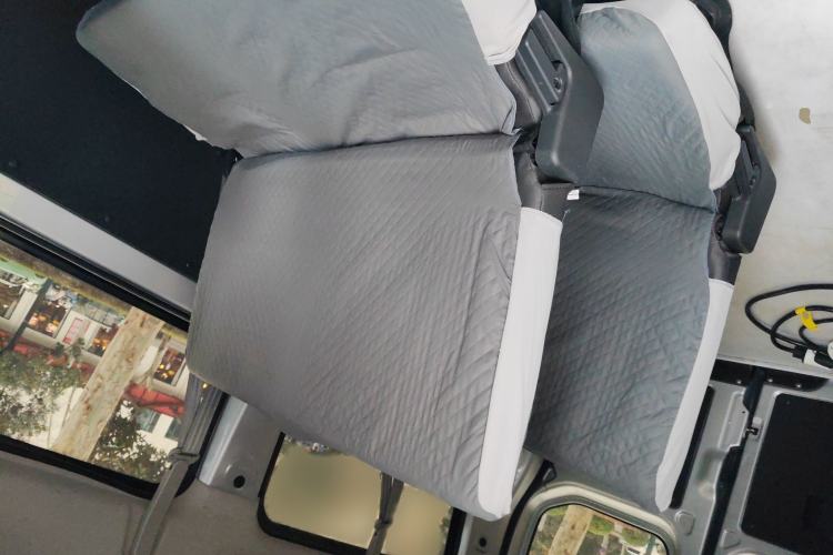 Used CHANGAN KAICHENG Ruixing EM60 2025 Passenger Version Comfort Edition 6 Seats 300 km Range Side-Hinged Doors Interior 4