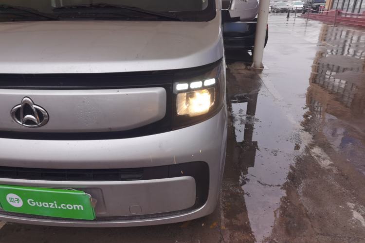 Used CHANGAN KAICHENG Ruixing EM60 2025 Passenger Version Comfort Model 6 Seats 300 km Liftback Door Left Front Headlight