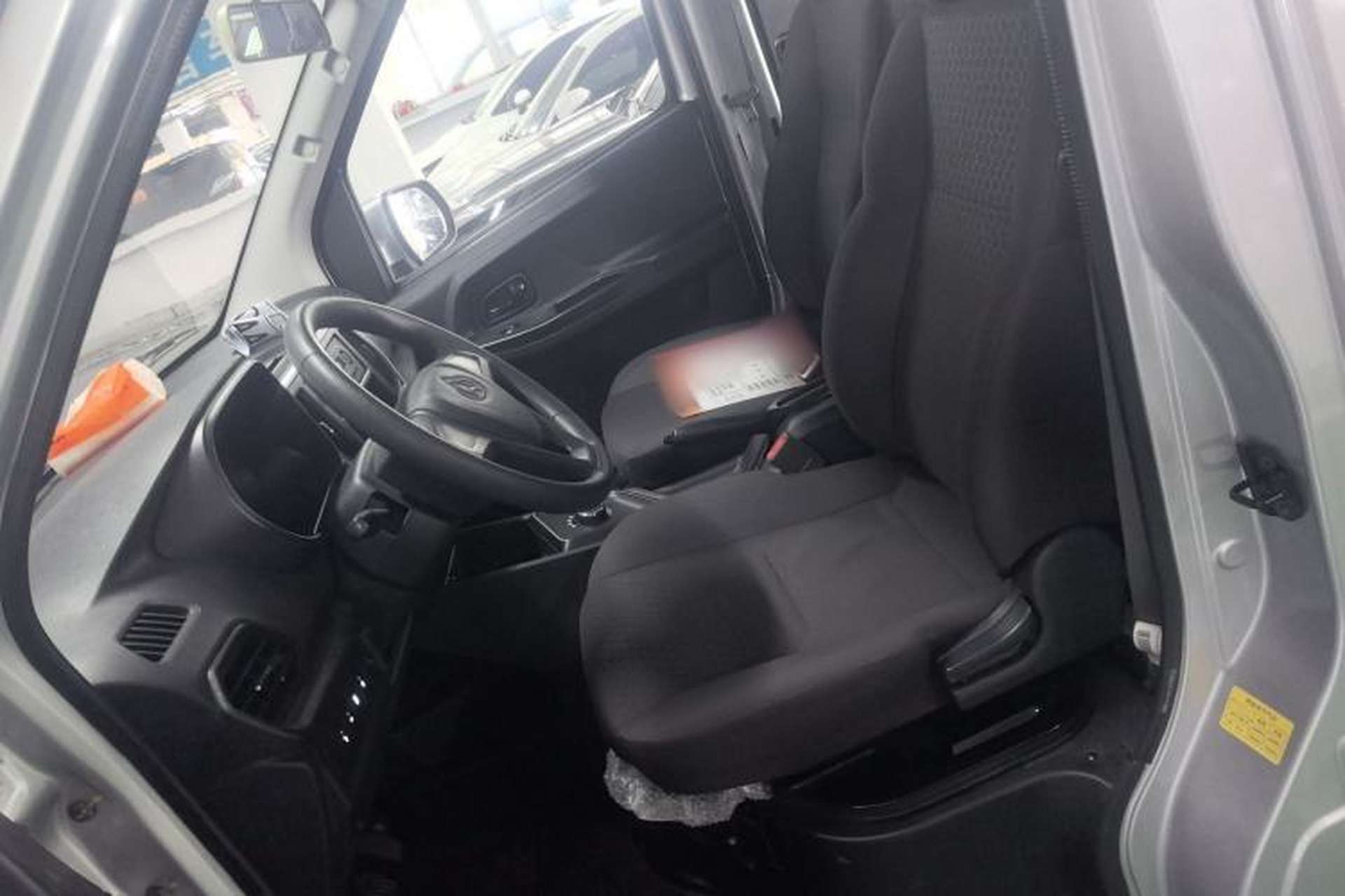 Used CHANGAN KAICHENG Ruixing EM60 2025 Passenger Version Comfort Edition 6 Seats 300 km Range Side-Hinged Doors Left Front Seat