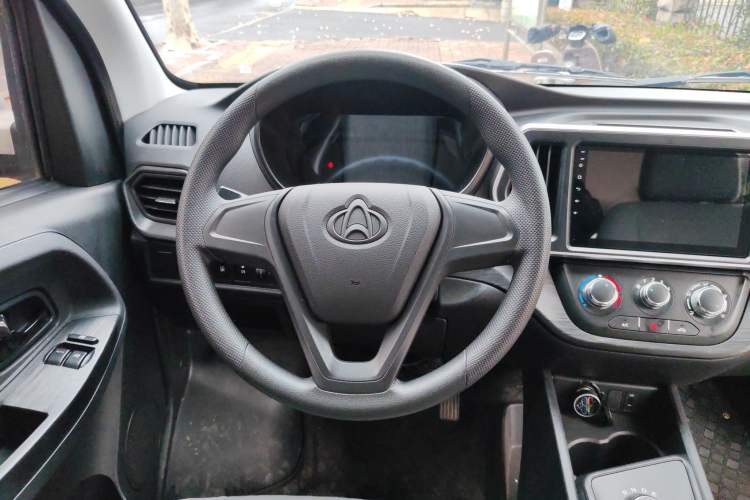 Used CHANGAN KAICHENG Ruixing EM60 2025 Passenger Version Comfort Edition 6 Seats 300 km Range Side-Hinged Doors Steering Wheel