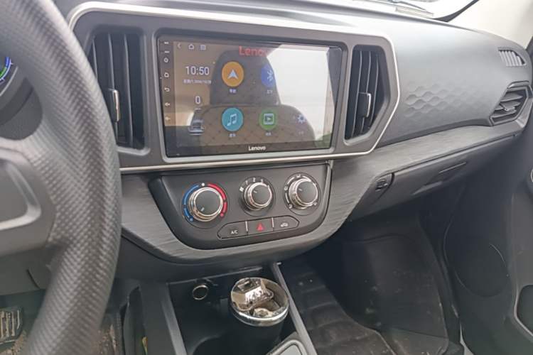 Used CHANGAN KAICHENG Ruixing EM60 2025 Passenger Version Comfort Model 6 Seats 300 km Liftback Door Audio And AC Panel