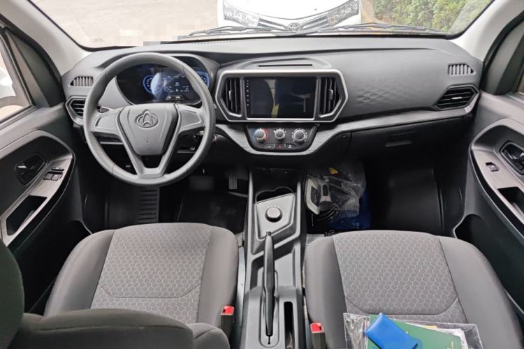 Used CHANGAN KAICHENG Ruixing EM60 2025 Passenger Version Comfort Edition 6 Seats 300 km Range Side-Hinged Doors Center Console