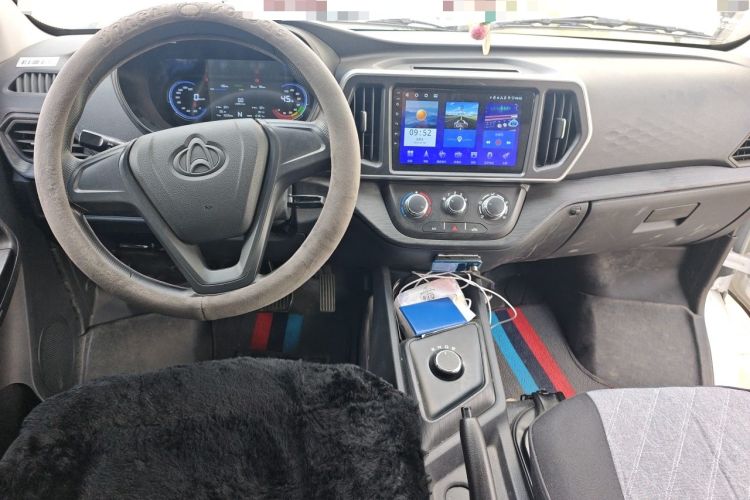 Used CHANGAN KAICHENG Ruixing EM60 2025 Passenger Version Comfort Model 6 Seats 300 km Liftback Door Center Console