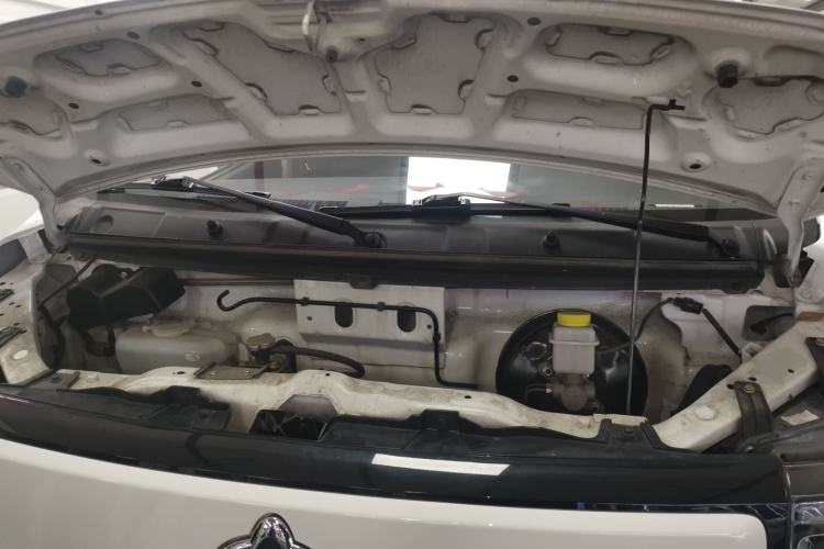 Used CHANGAN KAICHENG Ruixing EM60 2025 Passenger Version Comfort Edition 6 Seats 300 km Range Side-Hinged Doors Engine Bay