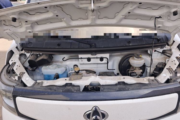 Used CHANGAN KAICHENG Ruixing EM60 2025 Passenger Version Comfort Model 6 Seats 300 km Liftback Door Engine Bay