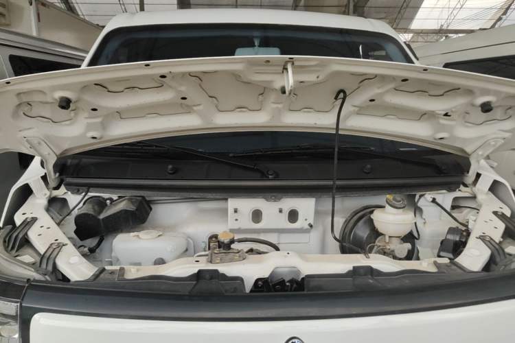 Used CHANGAN KAICHENG Ruixing EM60 2025 Passenger Version Comfort Model 7 Seats 300 km Range Liftback Door Engine Bay