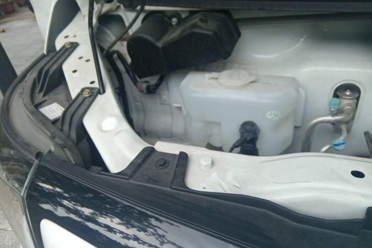 Used CHANGAN KAICHENG Ruixing EM60 2025 Passenger Version Comfort Model 6 Seats 300 km Liftback Door Engine Bay Right