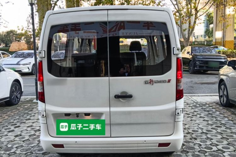 Used CHANGAN KAICHENG Ruixing EM60 2025 Passenger Version Comfort Edition 6 Seats 300 km Range Side-Hinged Doors Exterior 4